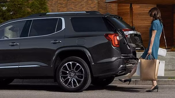 2025 GMC Acadia Denali - Image 29