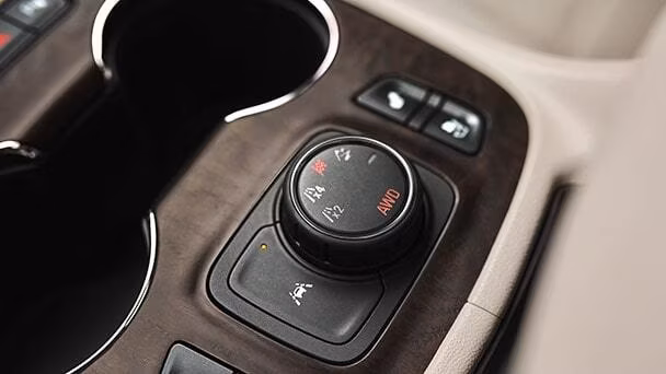 2025 GMC Acadia Denali - Image 41