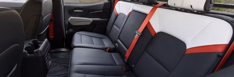 2025 GMC CANYON AT4X - Image 13