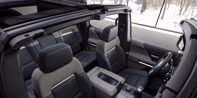 2025 GMC Hummer EV 2X (SUV) - Image 33