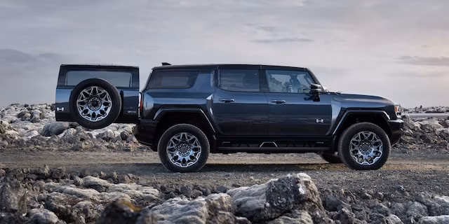 2025 GMC Hummer EV 2X (SUV) 2025 - Image 16