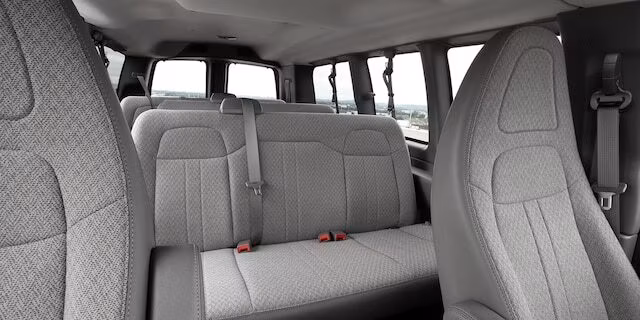 2025 GMC Savana 2500 Passenger Van (2024) - Image 9