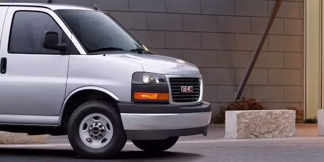 2025 GMC Savana 3500 Passenger Van (2024) - Image 5