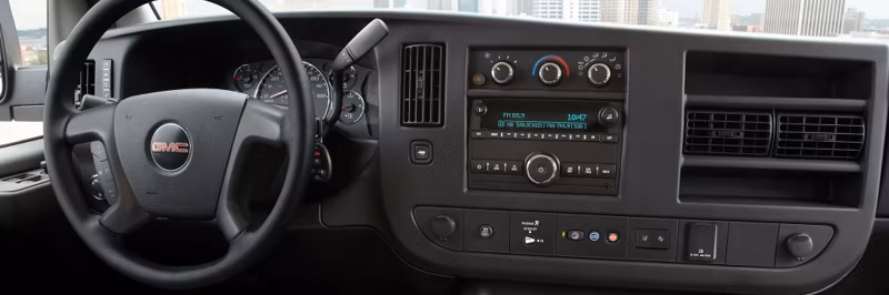 2025 GMC Savana 3500 Passenger Van (2024) - Image 18