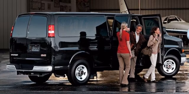 2025 GMC Savana 3500 Passenger Van (2024) - Image 21