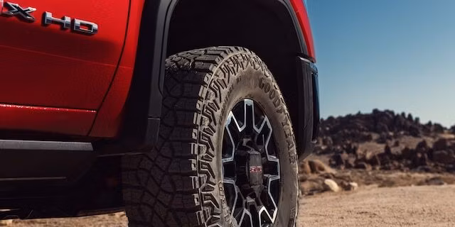 2025 GMC Sierra 2500 HD AT4X (2024) - Image 23