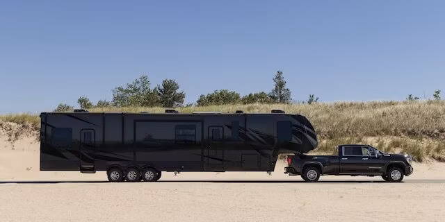 2025 GMC Sierra 3500 HD Denali Ultimate (2024) - Image 28
