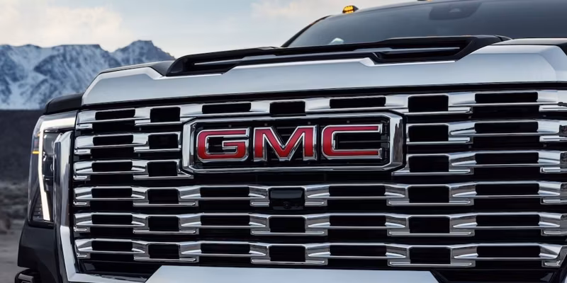 2025 GMC Sierra 3500 HD Denali (2024) - Image 9
