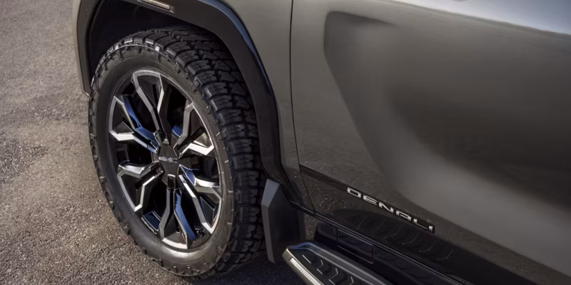 2025 GMC SIERRA EV DENALI EDITION 1 - Image 8
