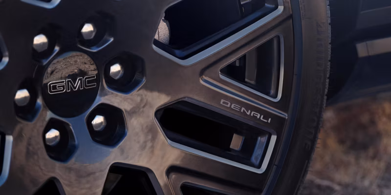 2025 GMC Yukon Denali Ultimate (4WD) - Image 82