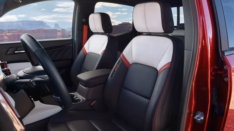 2026 GMC Canyon Elevation (RWD) - Image 36